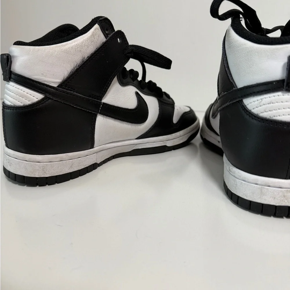 Nike Women’s Panda High Top Sneakers  6.5